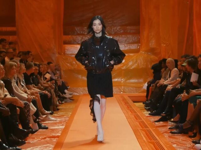 Deretan merek fesyen meriahkan Paris Fashion Week 2024
