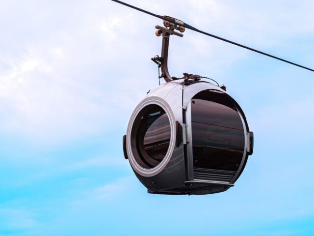 Kabin kereta gantung futuristik SkyOrb telah hadir di Singapura