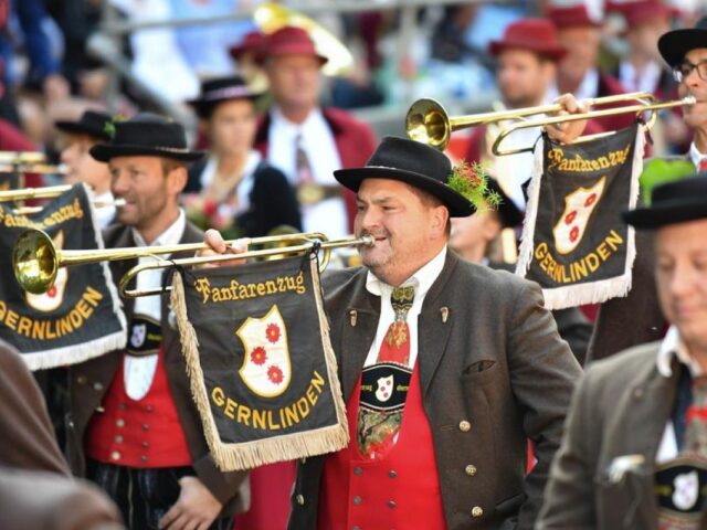 Festival bir Jerman Oktoberfest resmi dibuka di Munich