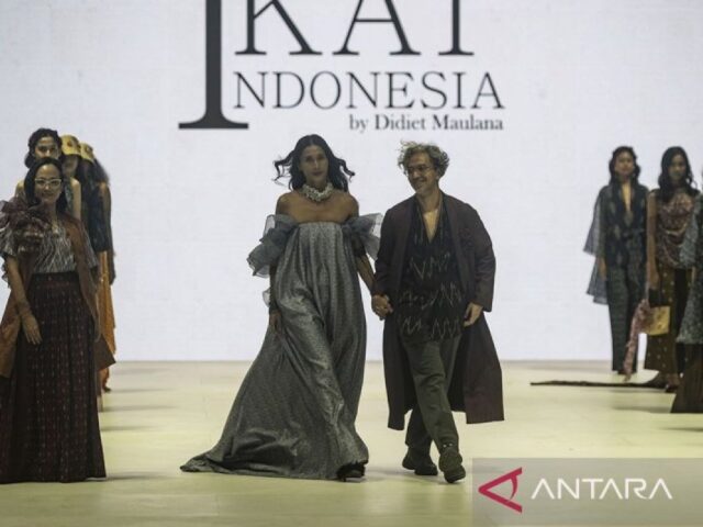 Jakarta Fashion Week 2025 digelar hingga 27 Oktober 2024