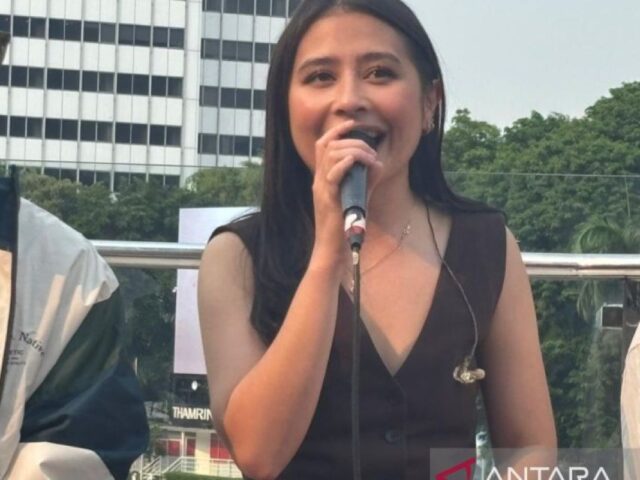 Prilly Latuconsina mulai jajal bisnis kapal pelesir di Indonesia