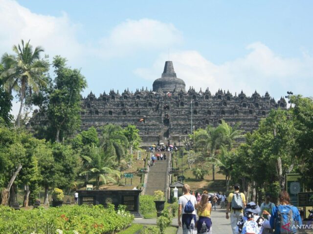 Sejarah Candi Borobudur dan harga tiket masuk wisatawan